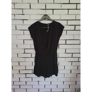 NWT Qeesmei Black Romper Size Small